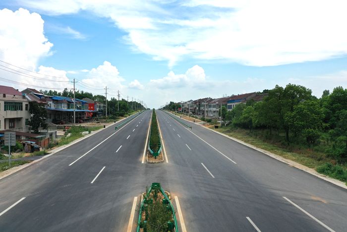 安九一期一级公路建成通车,是望江交通基础设施建
