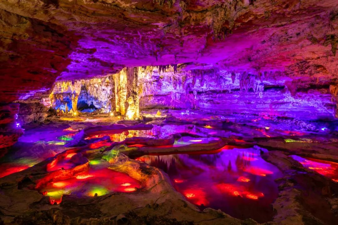 绥阳县十二背后旅游区荣列贵州十大新地标