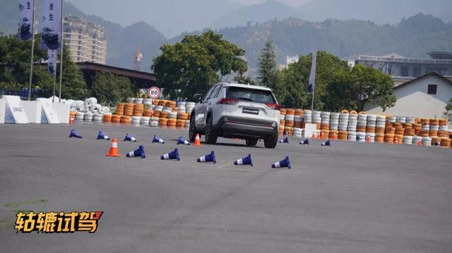 用中大型车GA-K平台造一台紧凑型SUV，有何特效？