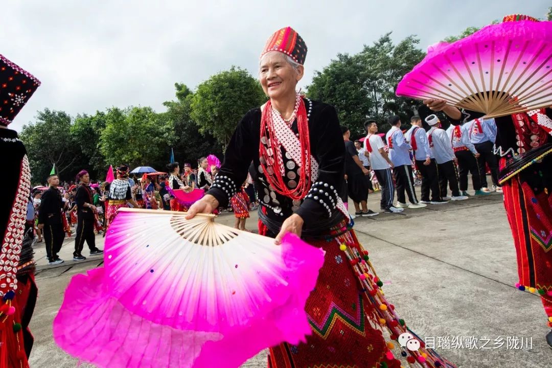 景颇婚纱_景颇服装图片(2)