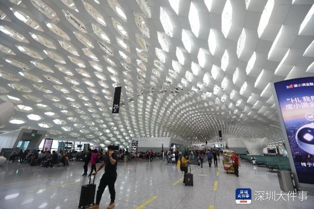 深圳机场部分国际航班试行无纸化乘机，凭电子登机牌即可办手续
