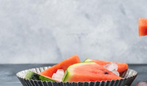 哪些食物属于生冷的 00bdd6ffb7d2450abc3d387fdd9da6c6.jpeg