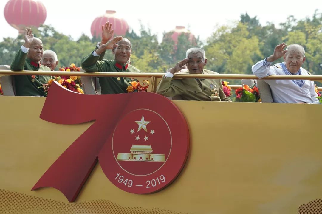 国庆70周年阅兵式完整视频来了!十月一日,这