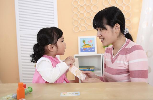 「正太萌娃成长记」冬天带娃常做这4件事，孩子抵抗力差且易生病，父母早知早受益