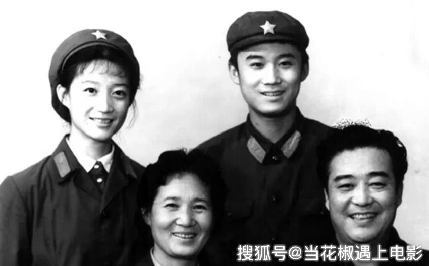 89岁老戏骨于洋,与妻子携手66年仍恩爱如初,如今一家很幸福