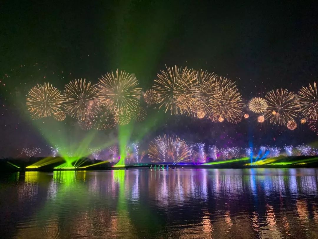 震撼!深圳焰火晚会完美绽放!