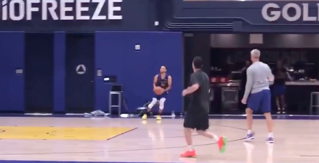 库里近期投篮训练视频