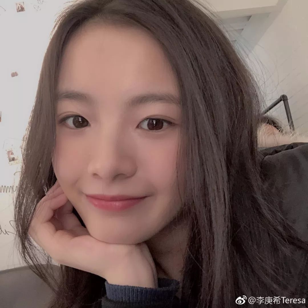 被誉为徐静蕾接班人的李庚希,凭啥成为最强00后小花火遍全网?