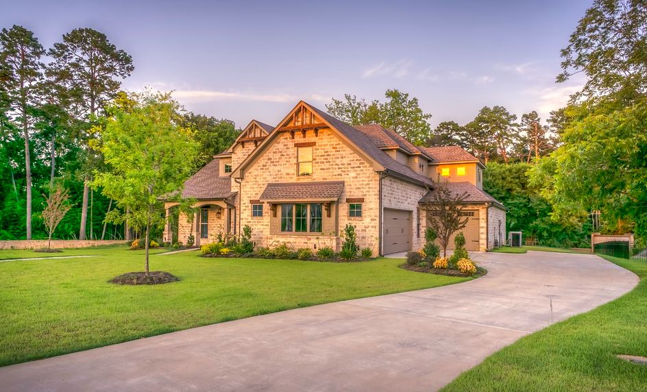 两个房子中间一个爱一猜一个成语_一幅简笔画猜一个成语