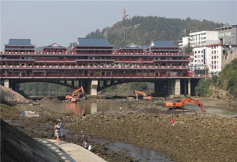 本次清淤工作将在水月庵河道段,七眼桥河道段,北门廊桥河道段等多个