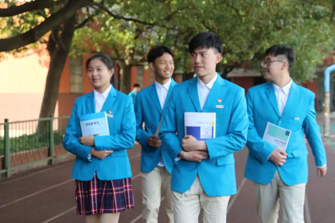 沪上最美高中阶段学校校服图鉴_上海市