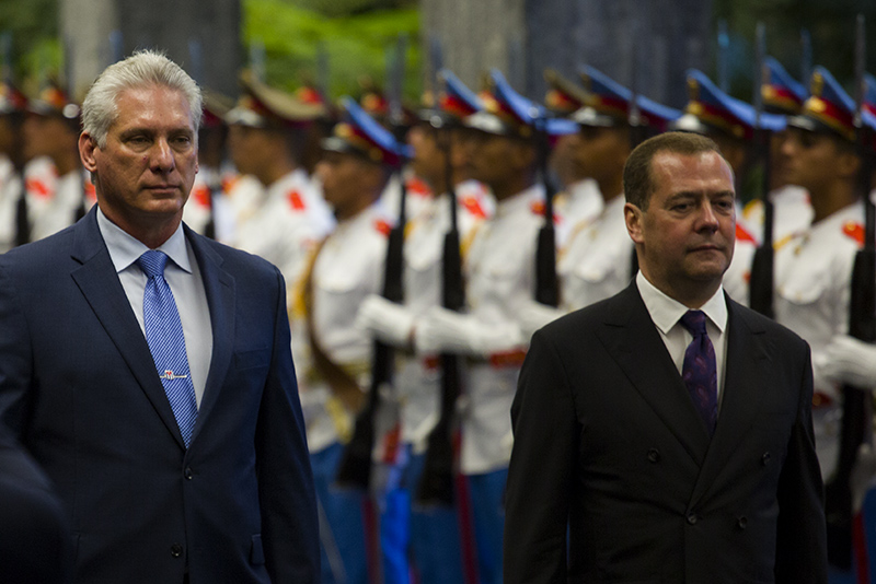 俄罗斯总理梅德韦杰夫对古巴正式访问