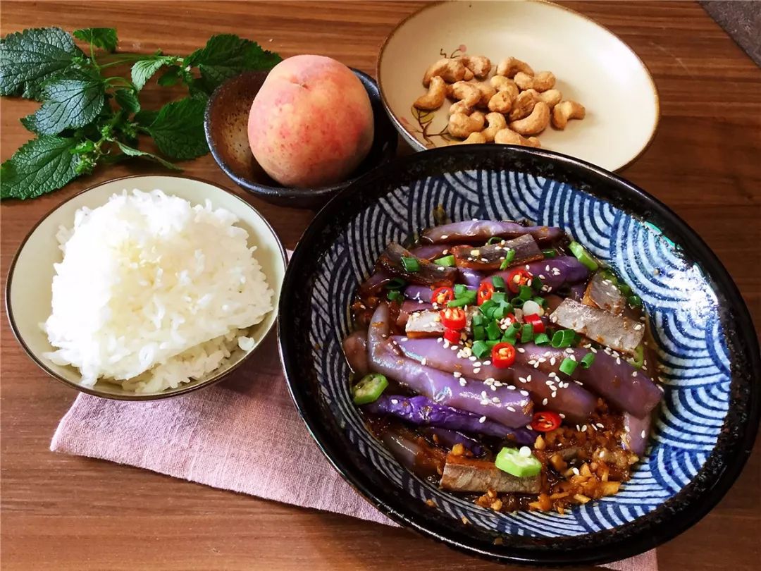 茄子怎样做才好吃茄子煲 882a476f28584794ac3d02da51756c3e.jpeg
