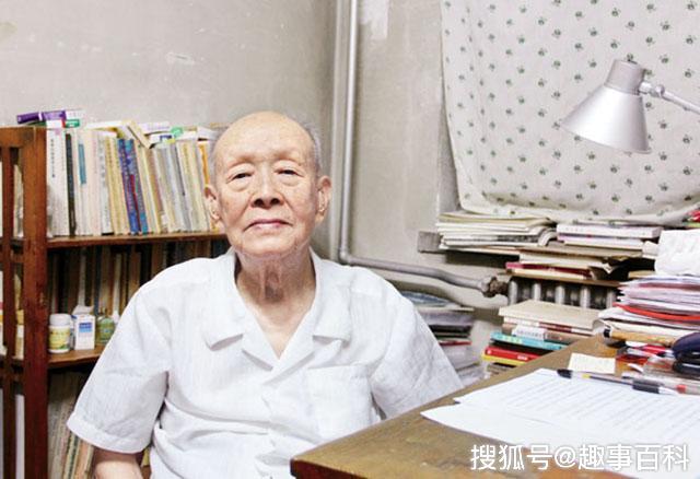 历经几次闭门羹,终抱得美人归,86岁恍如初恋,羡煞旁人