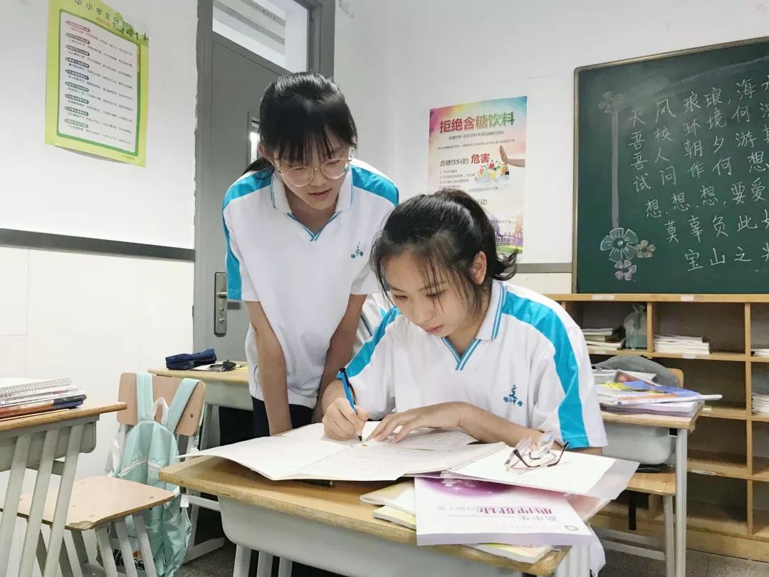 沪上最美高中阶段学校校服图鉴_上海市