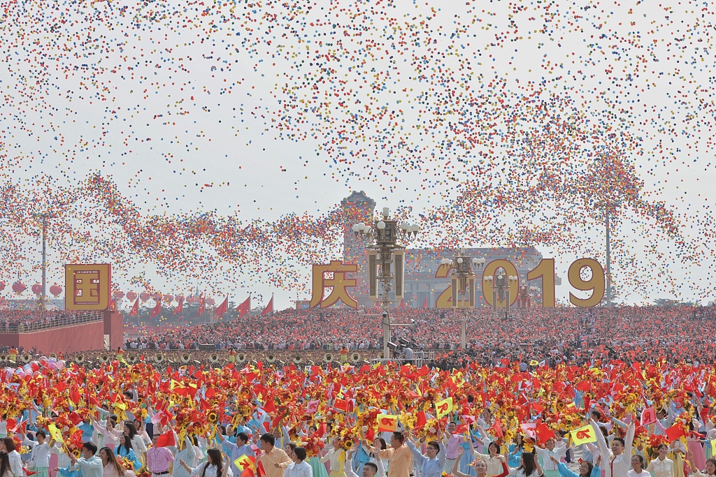 国庆阅兵的气球故事：练习10多次吹掉130万个气球