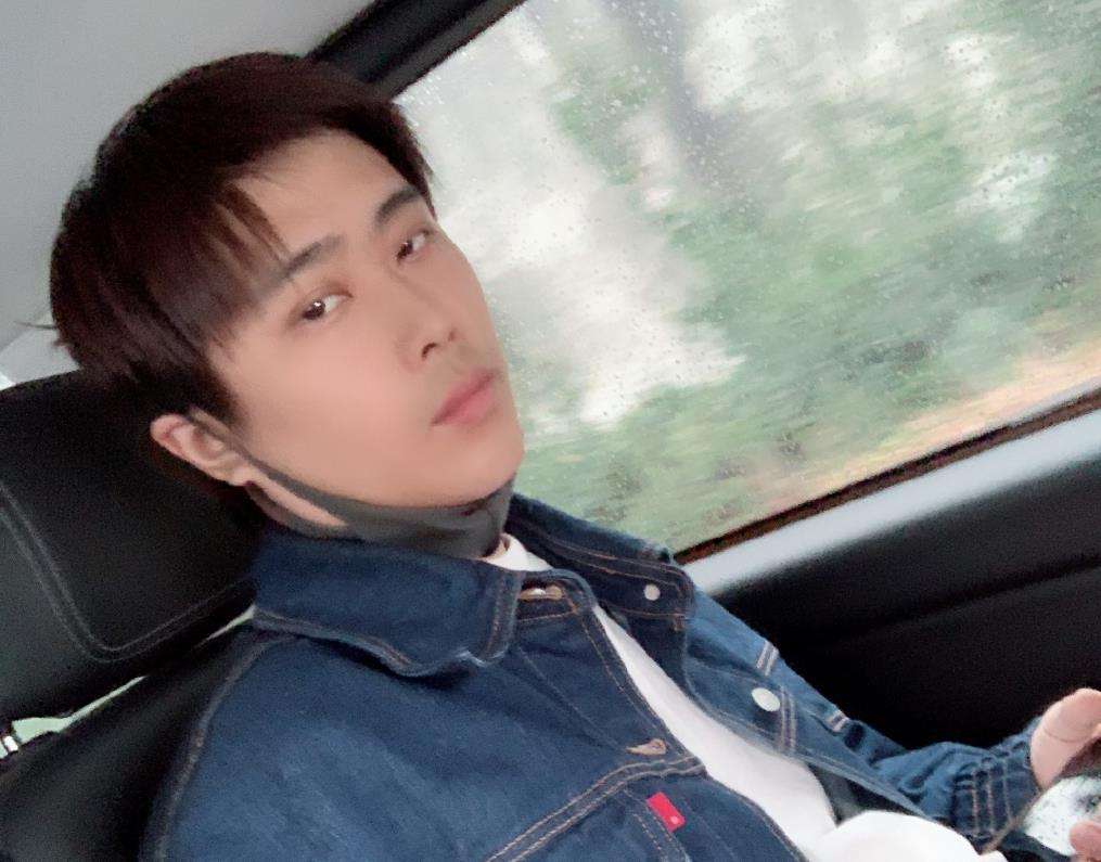 实锤卢本伟开挂的up主给卢本伟道歉:五五开才