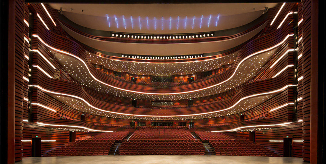盛京大剧院的舞台设计为活动组织提供大型综艺,舞剧,歌剧,话剧,芭蕾