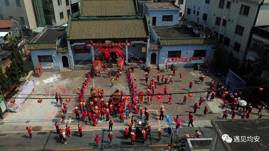 冯姓人口_40岁冯姓演员疑引爆瓦斯自杀 曾屡寻短见(3)