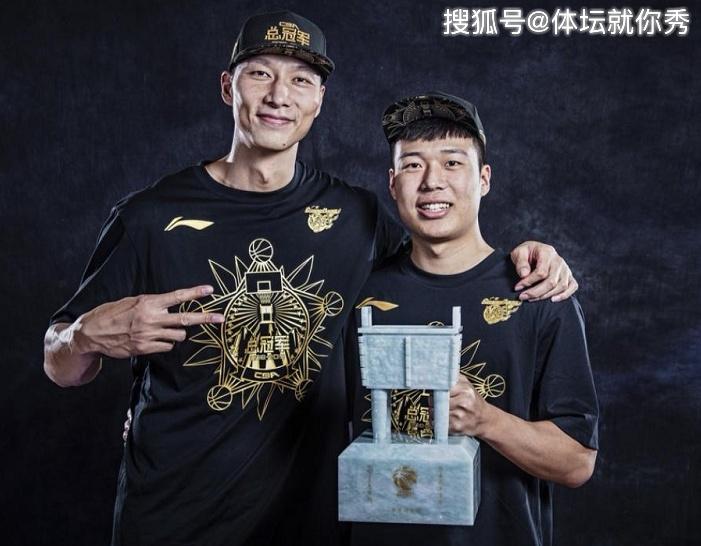 扎心了!CBA名宿之子20岁宣布退役,上赛季仅代表广东登场14分钟 扎心了!CBA名宿之子20岁宣布退役,上赛季仅代表广东登场14分钟