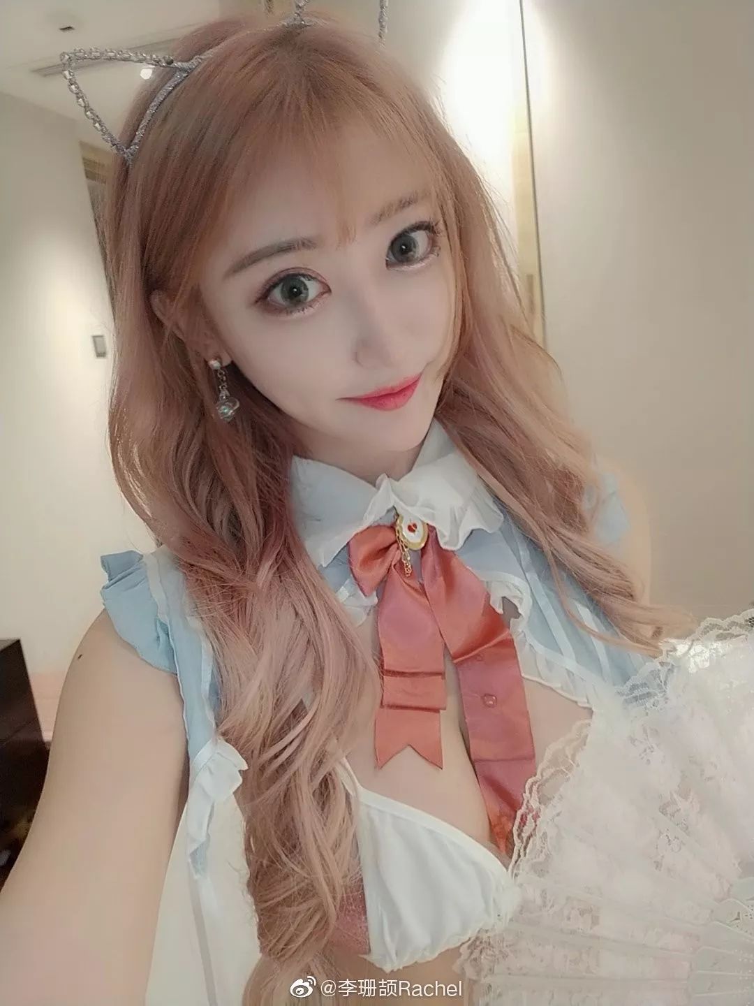 自称“京城小景甜”的她，竟是个WW女？