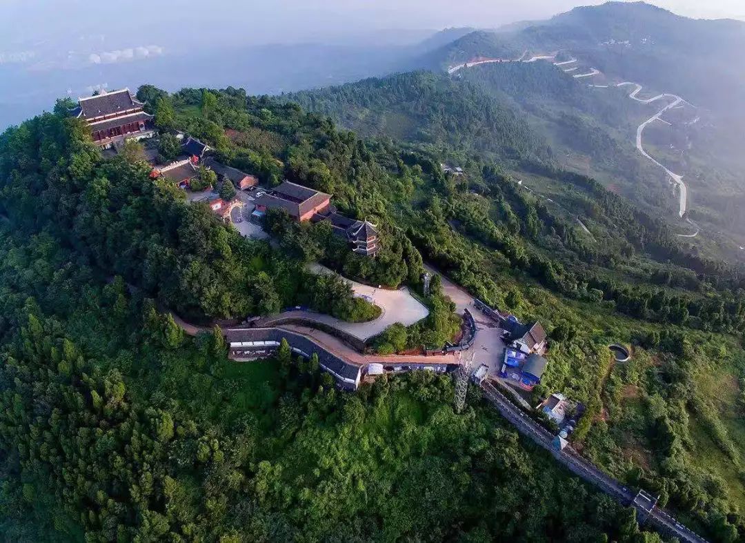 洛带镇gdp_中国gdp增长图(3)