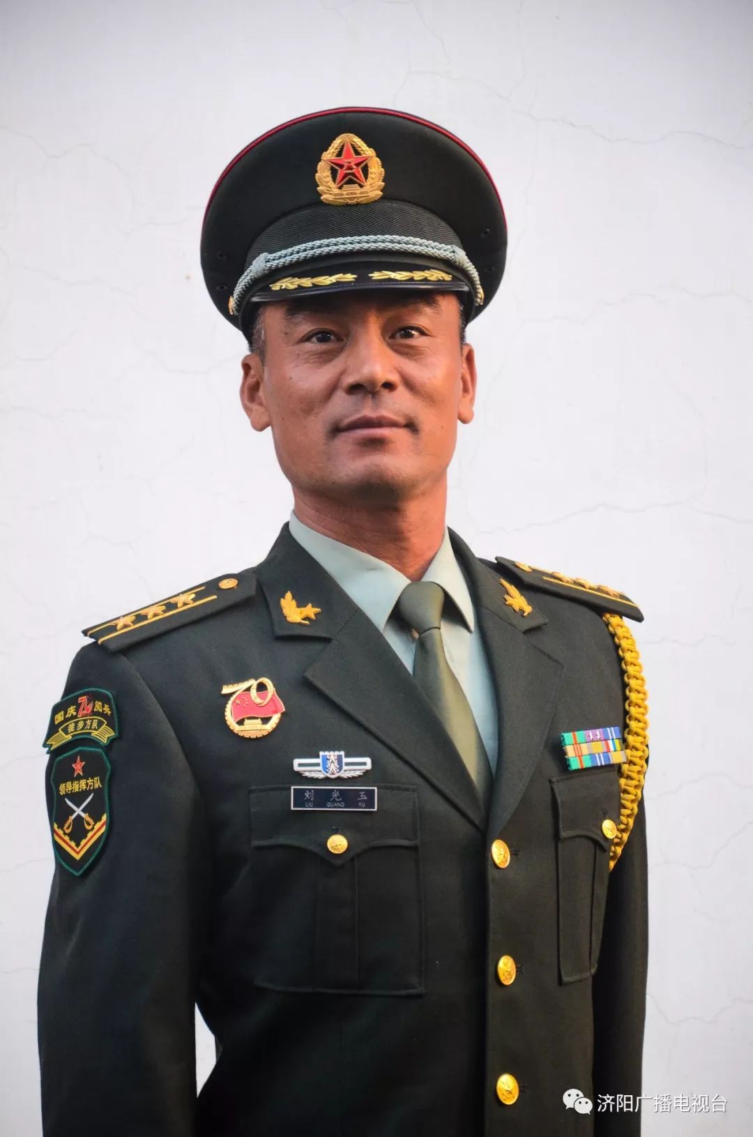济阳籍军官亮相阅兵式领导指挥方队,上校军衔.