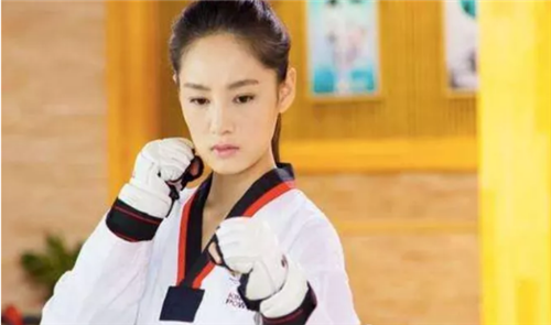 旋风少女第一季演的小孩 389e42d7f563491eabc5288edaccd015.png