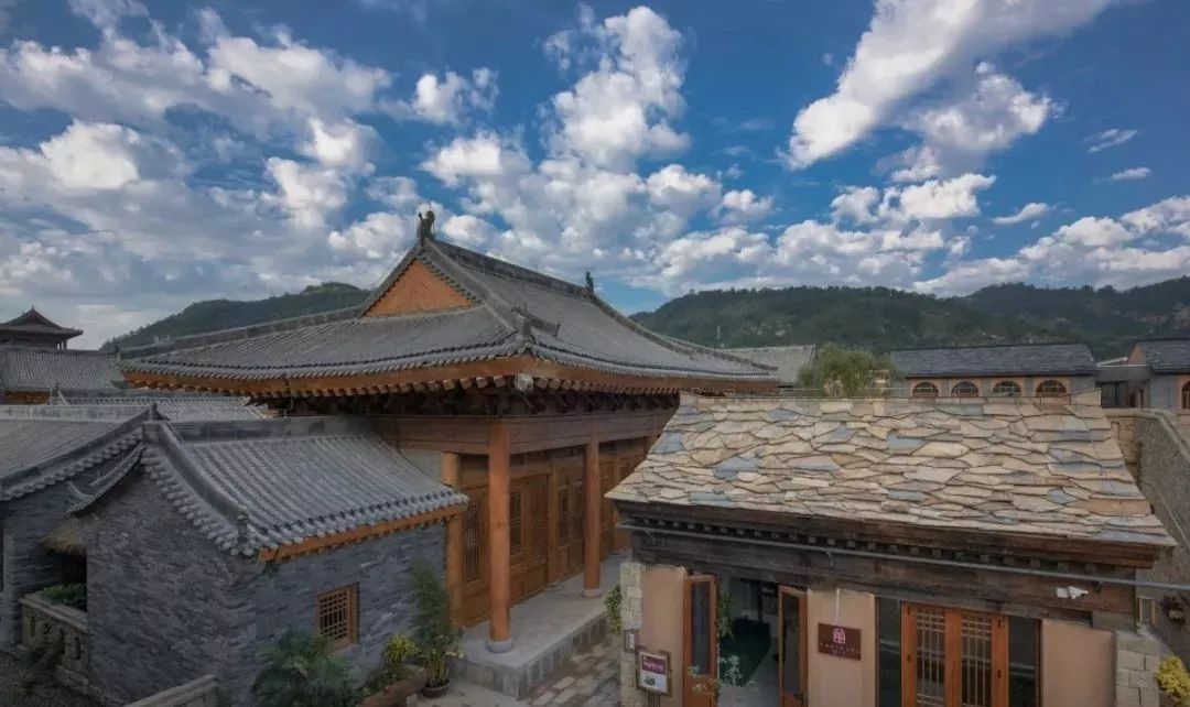 游圣地河谷金延安 观《攀登者》