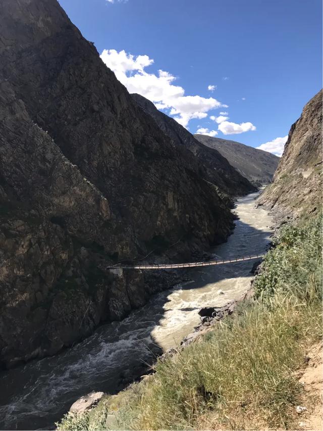 雅鲁藏布江大峡谷