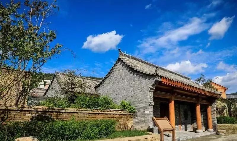 游圣地河谷金延安 观《攀登者》