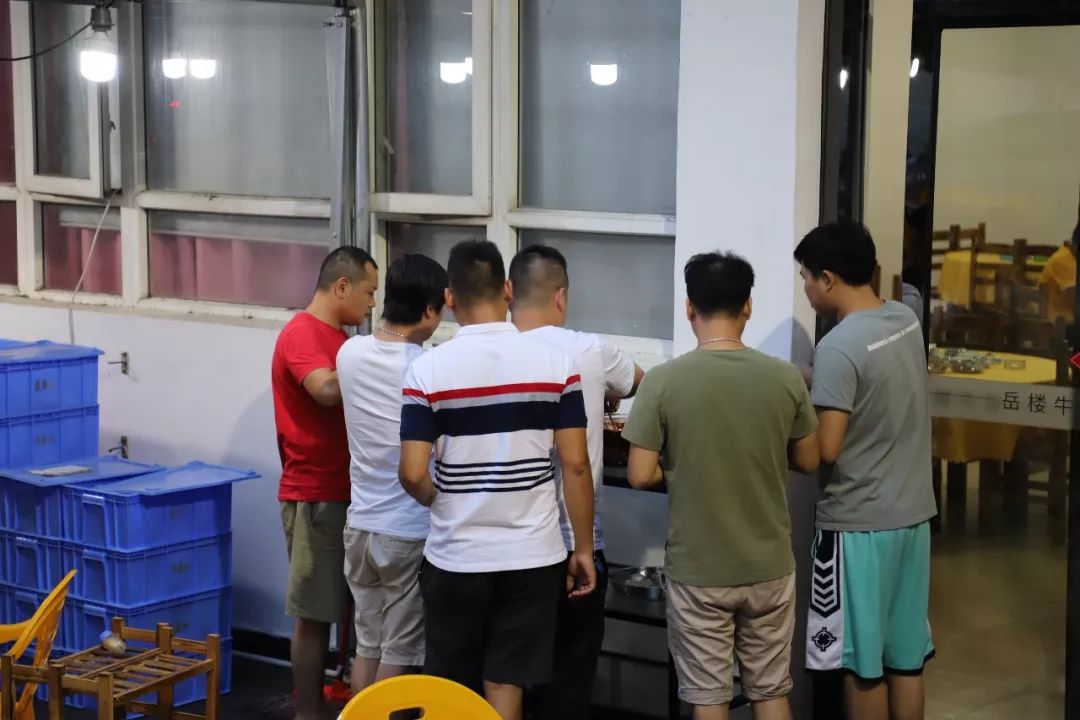 锋哥,东莞江湖人称"疯哥"!