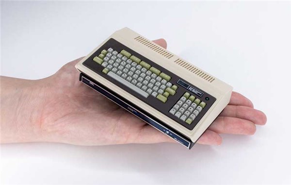 日本首台PC机PC-8001复刻迷你机发售，内置16款远古游戏