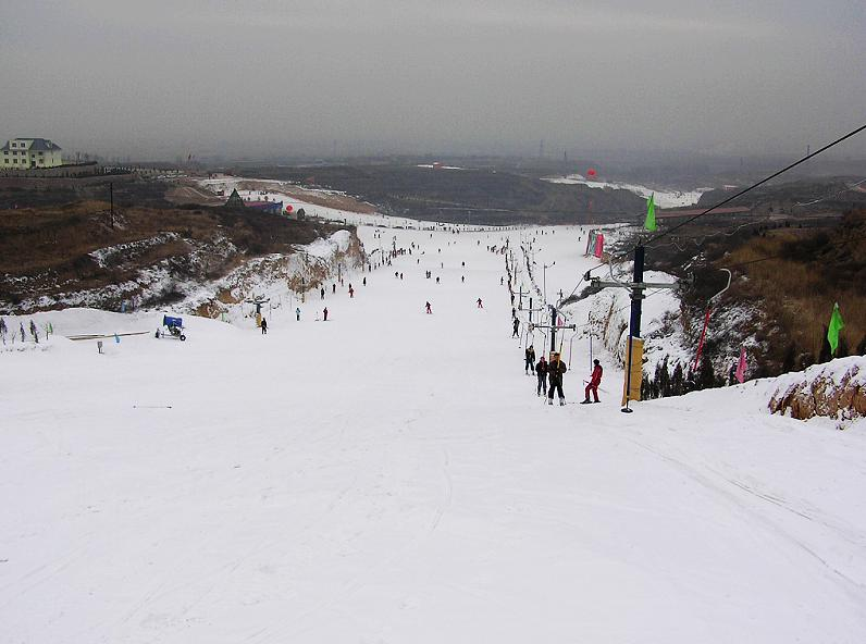 中国场馆剧院大全之山西太原九龙国际滑雪场