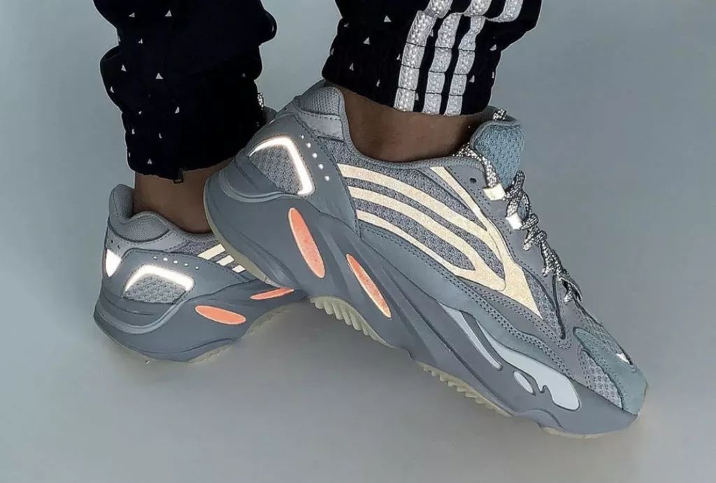 yeezy 700 v2 3m