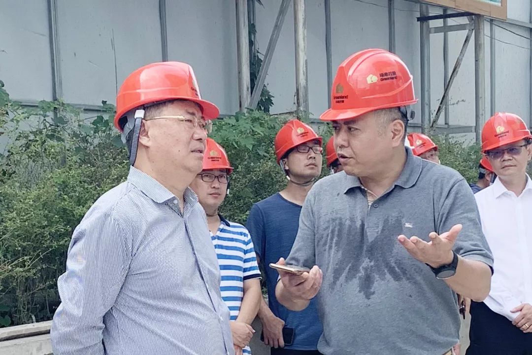 奋斗国庆 紧跟背影加速奔跑—张总裁视察青浦超高层项目_陆孜浩