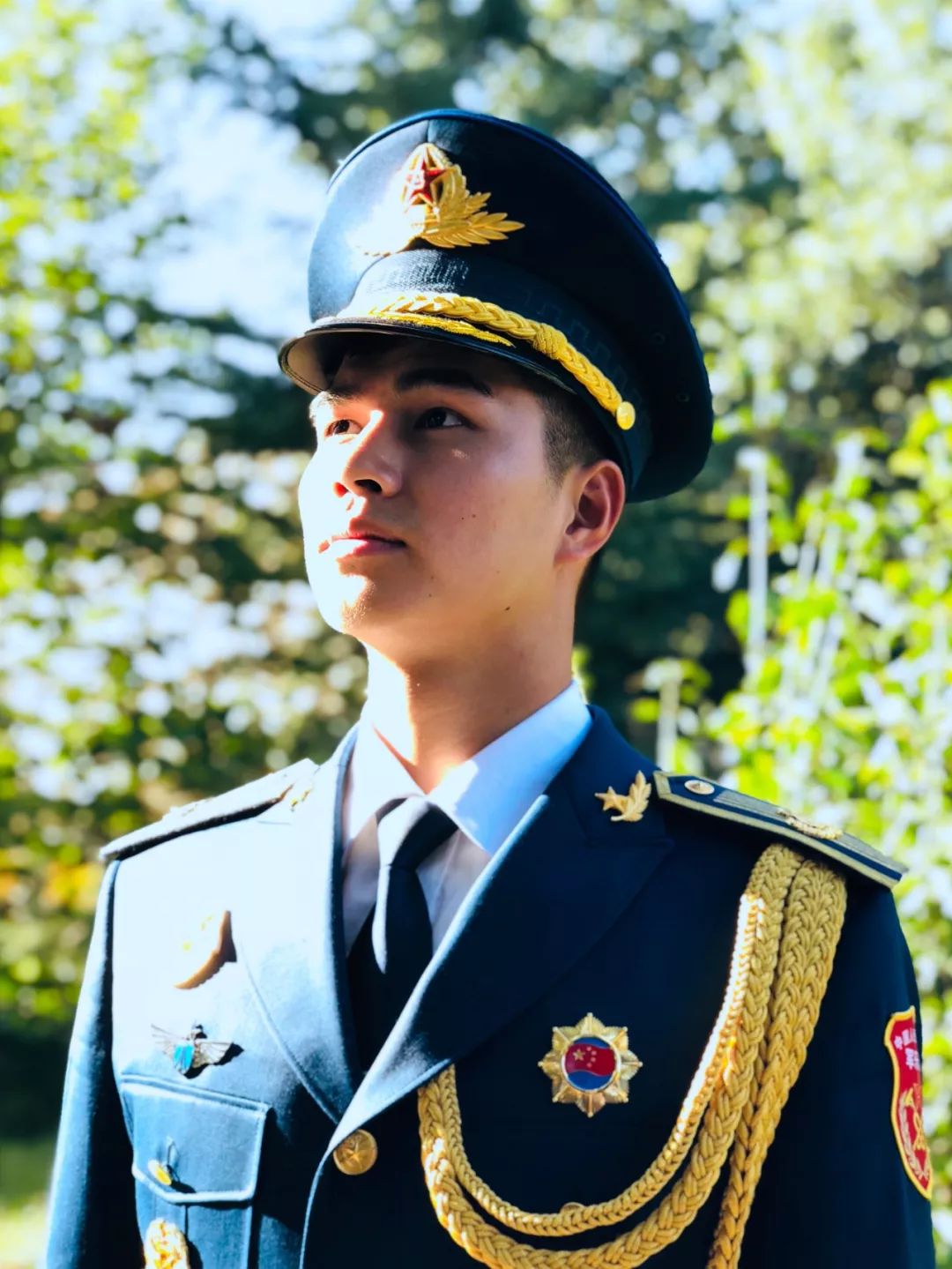 大阅兵军乐团22岁河源靓仔:这是我一生的荣耀