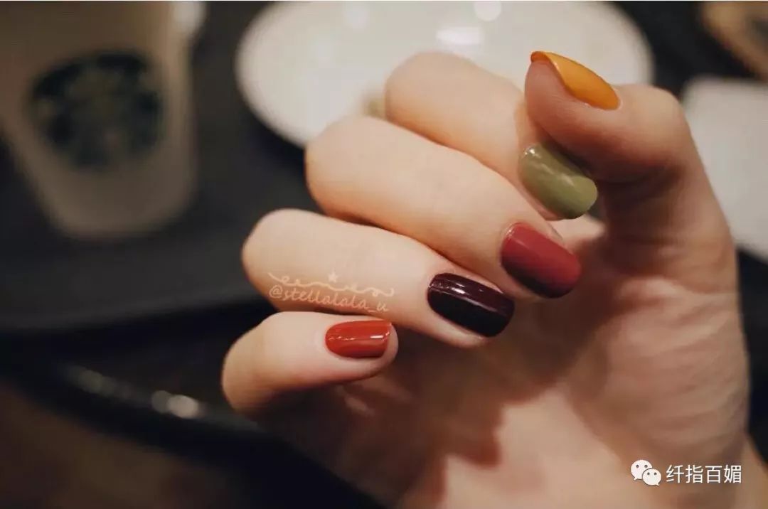 怎么使用美甲胶 e87cd1c8f62c47beb36feb8ba8cdeeb5.jpeg