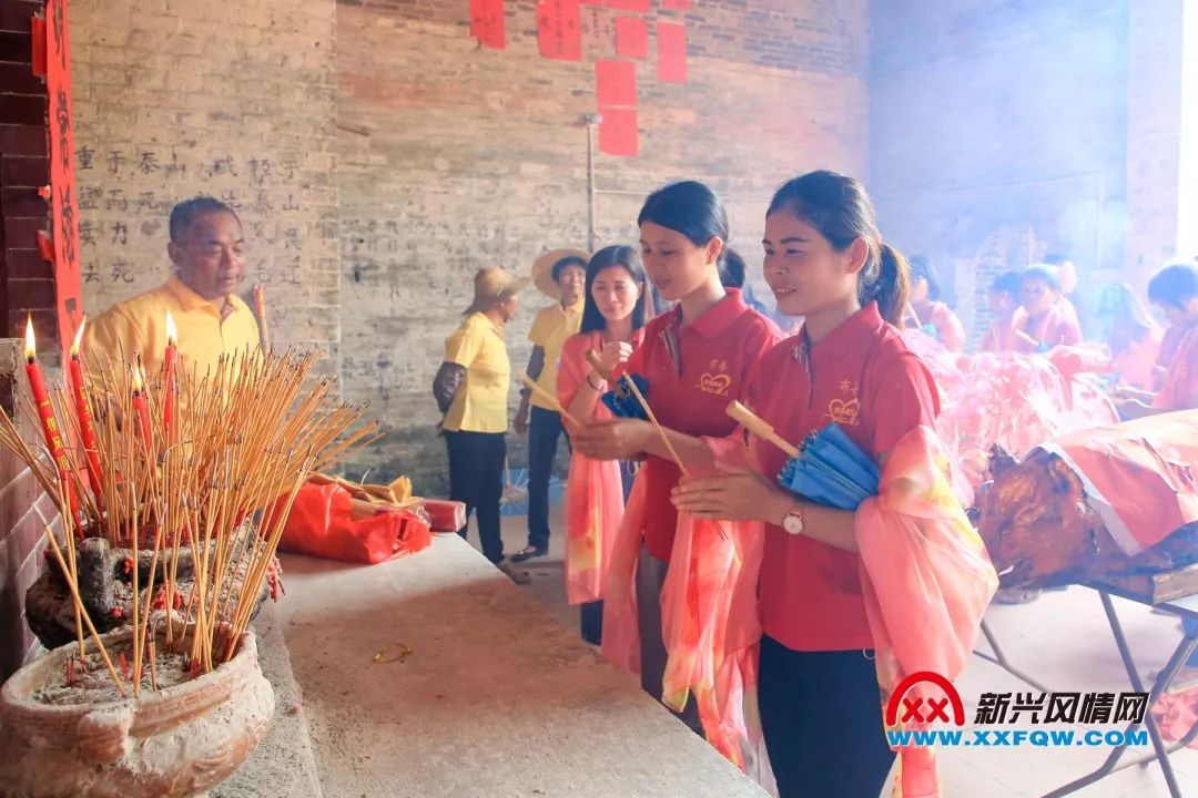 直击新兴县水台镇布善村首届兄弟姐妹齐相聚