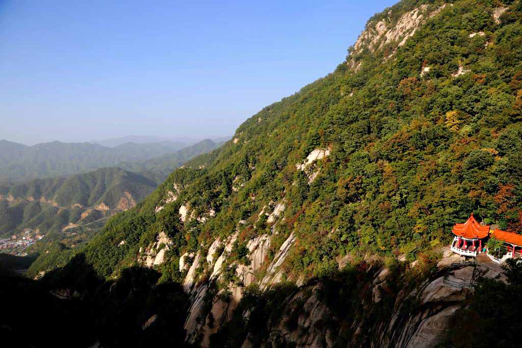 伏牛山腹地中的木札岭_景区