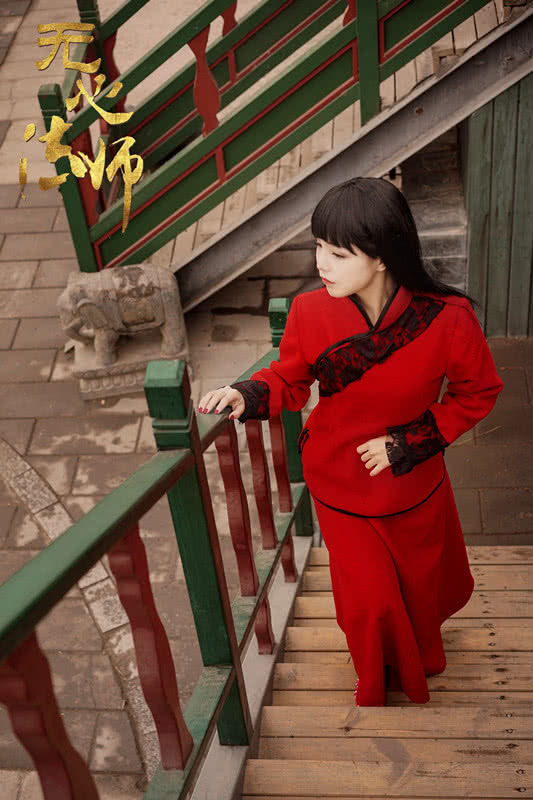 游戏角色扮演壁纸:无心法师岳绮罗,一身红衣好美!