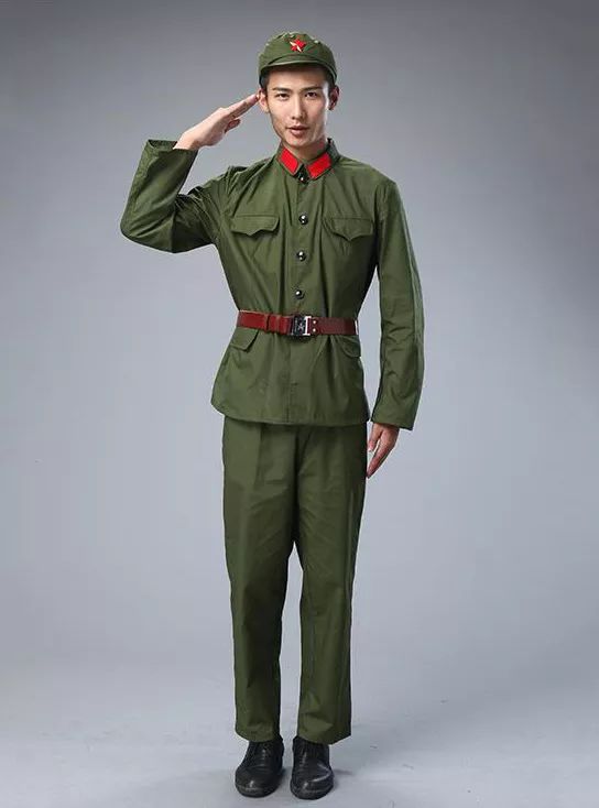带你看遍中国七十年"军服进化史",哪个是你的最爱_军装