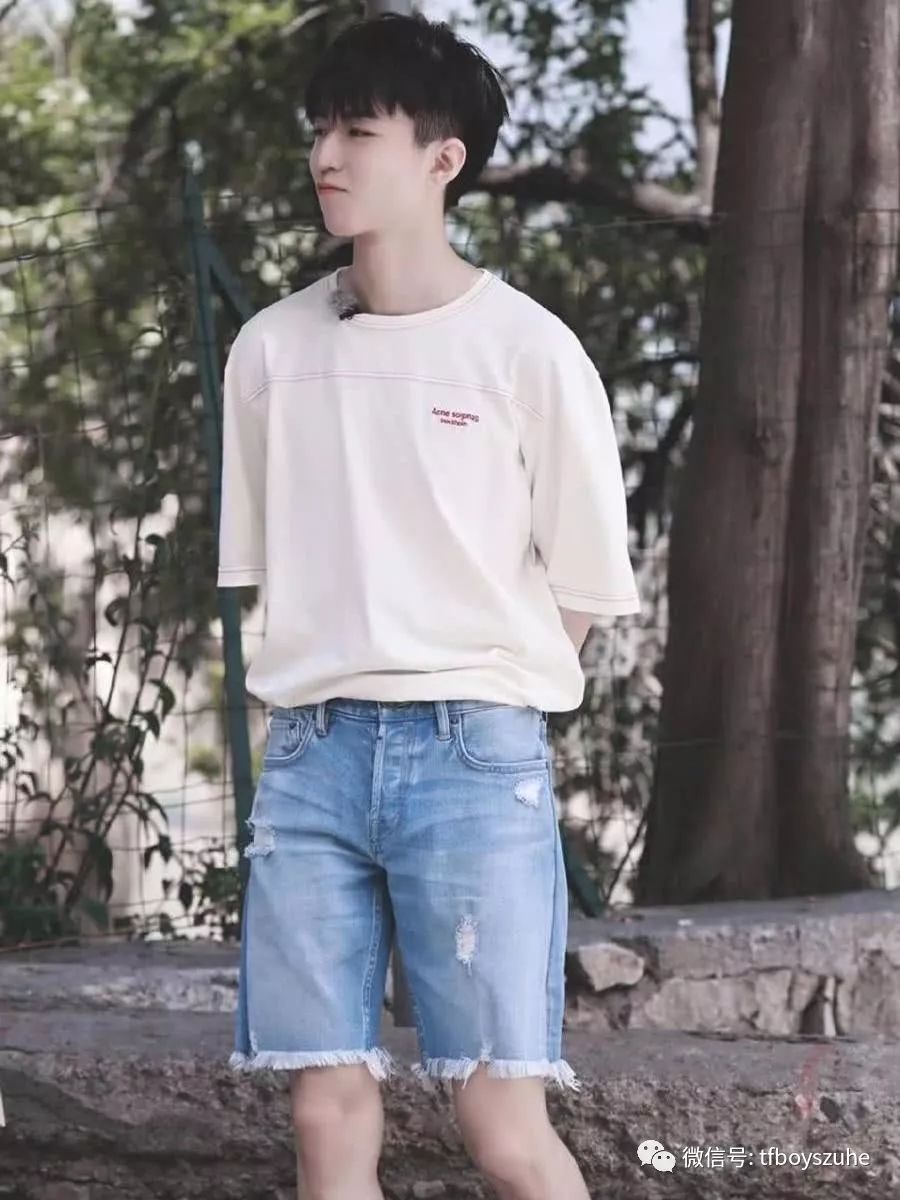 瘦瘦小小的男生 1f41a510c120470bac472f57b452c08e.jpeg