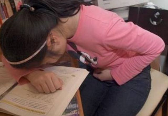 [新育儿那些事]初潮影响孩子身高，女孩子早于这个年龄来月经，往往会长不高