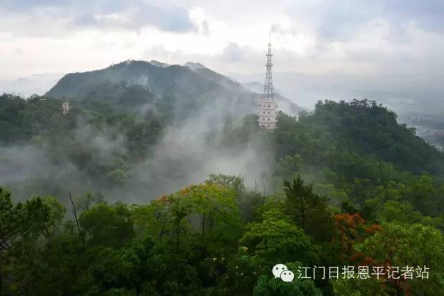 而最热闹的莫过于恩平鳌峰山!