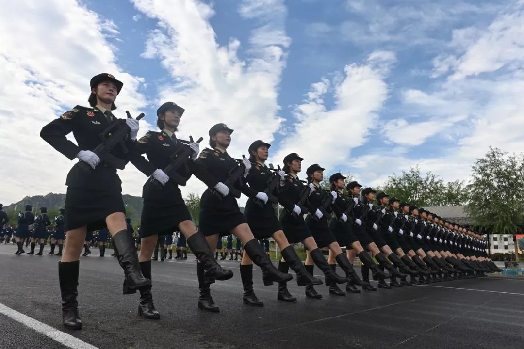 国庆阅兵最美女兵,原来还有一位来自青海的