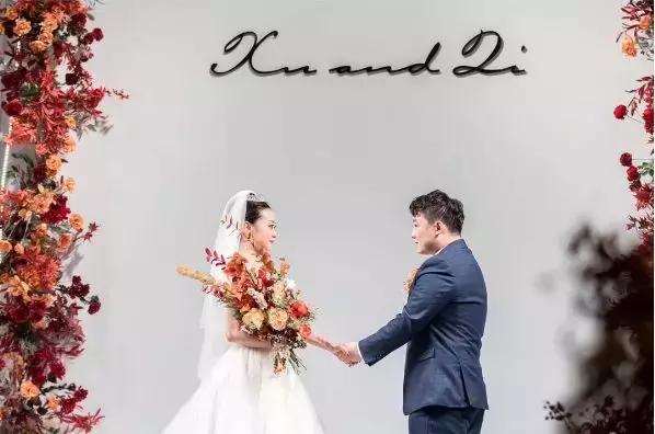 婚礼阴霾，梦见生父离世的心灵触动