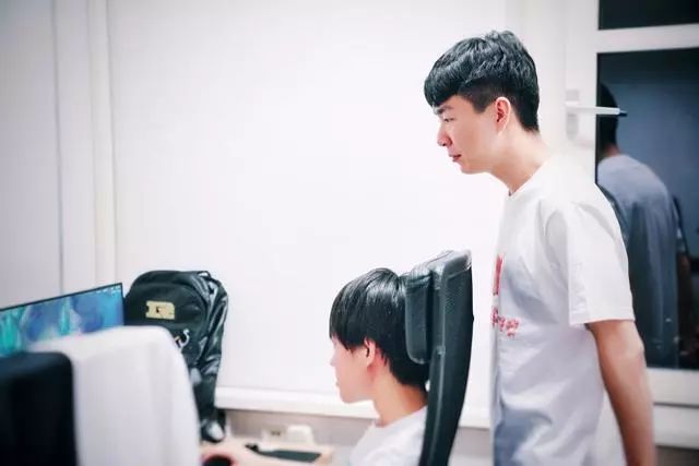 RNG欧服ID曝光:小虎对Letme念念不忘