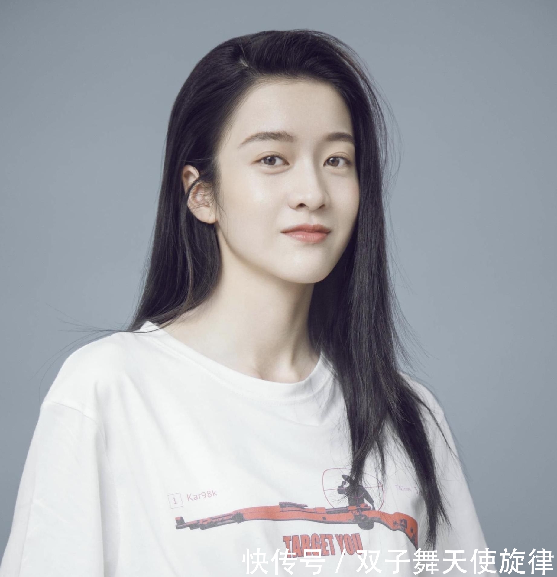 本是陪姐姐去拍戏却被导演看中, 如今大红大紫姐姐却没了名气 本是陪姐姐去拍戏却被导演看中, 如今大红大紫姐姐却没了名气