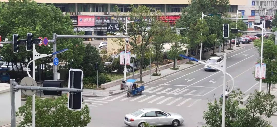 涧河桥头怎么看红绿灯